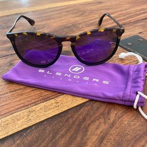 Tortoise frame and Purple lensed Blenders